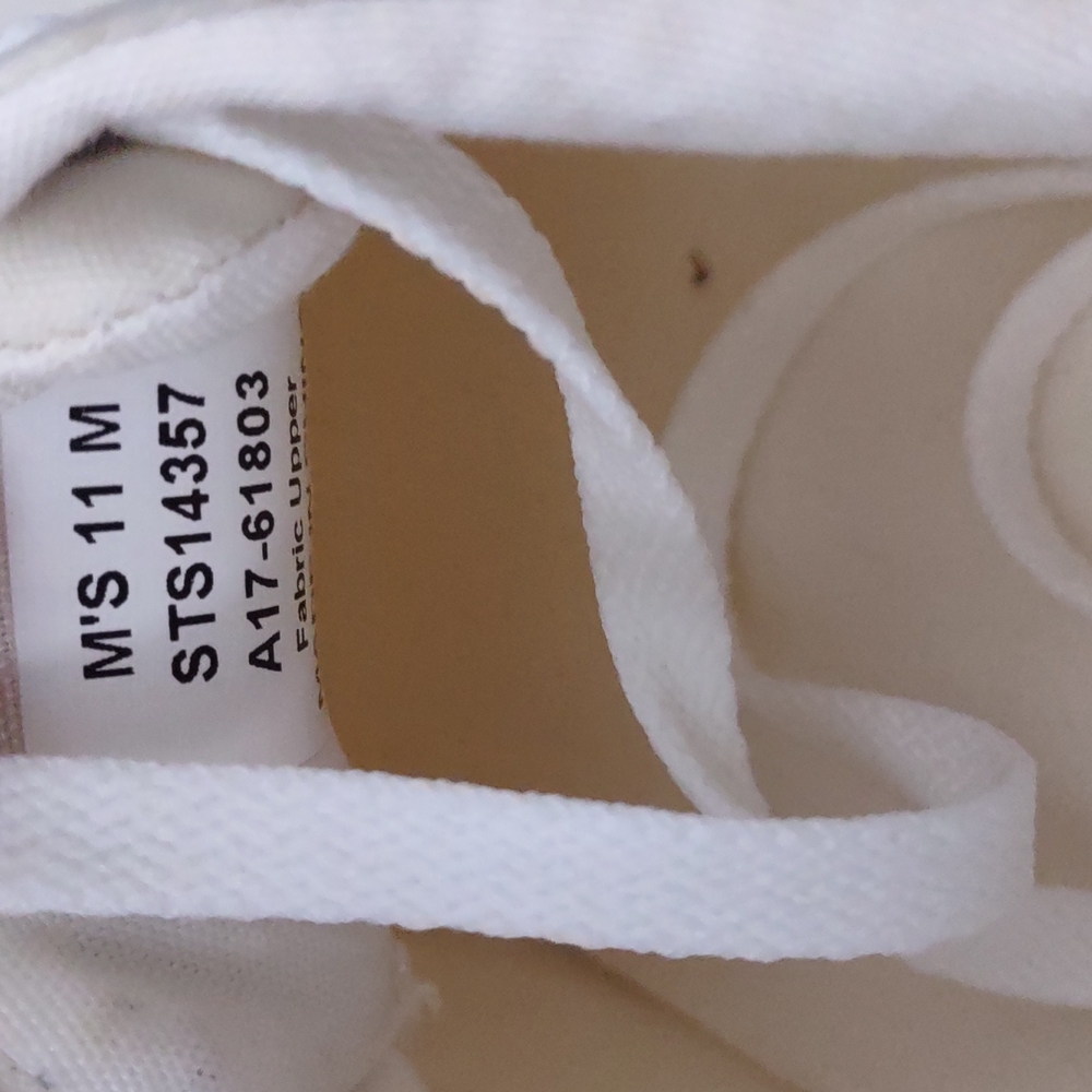 Shoes - Picture 4 of 4